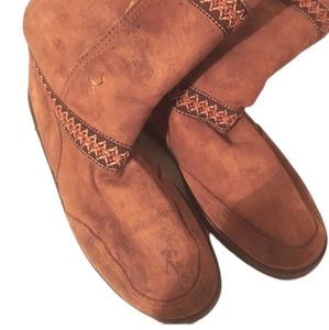 Used Sundance uggs negotiable